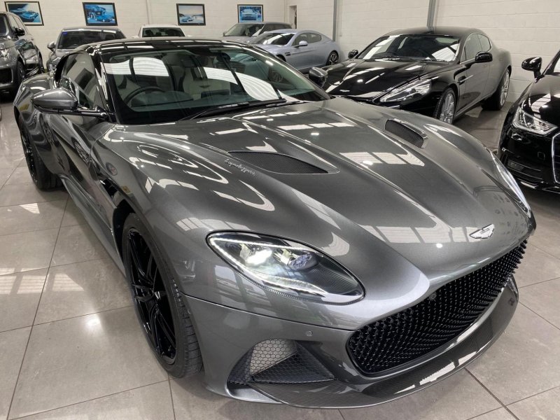 ASTON MARTIN DBS