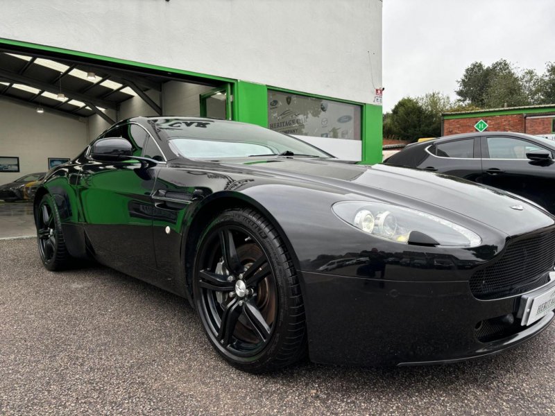ASTON MARTIN VANTAGE